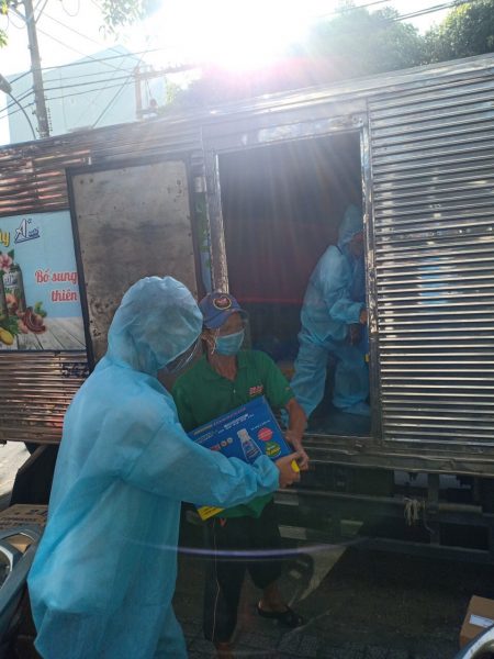 Bidrico đồng hành cùng các nhóm thiền nguyện gửi nước chanh muối Restore đến bệnh viện Thủ Đức